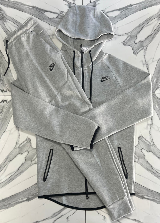 Nike Tech Fleece - Grey