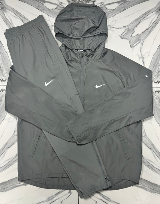 Nike Miler - Grey