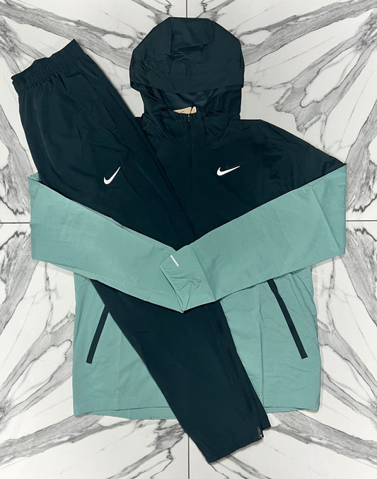 Nike Windrunner - Seamoss Green
