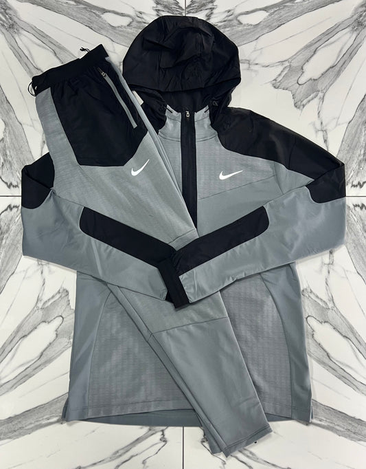 Nike Performance - Grey/Black