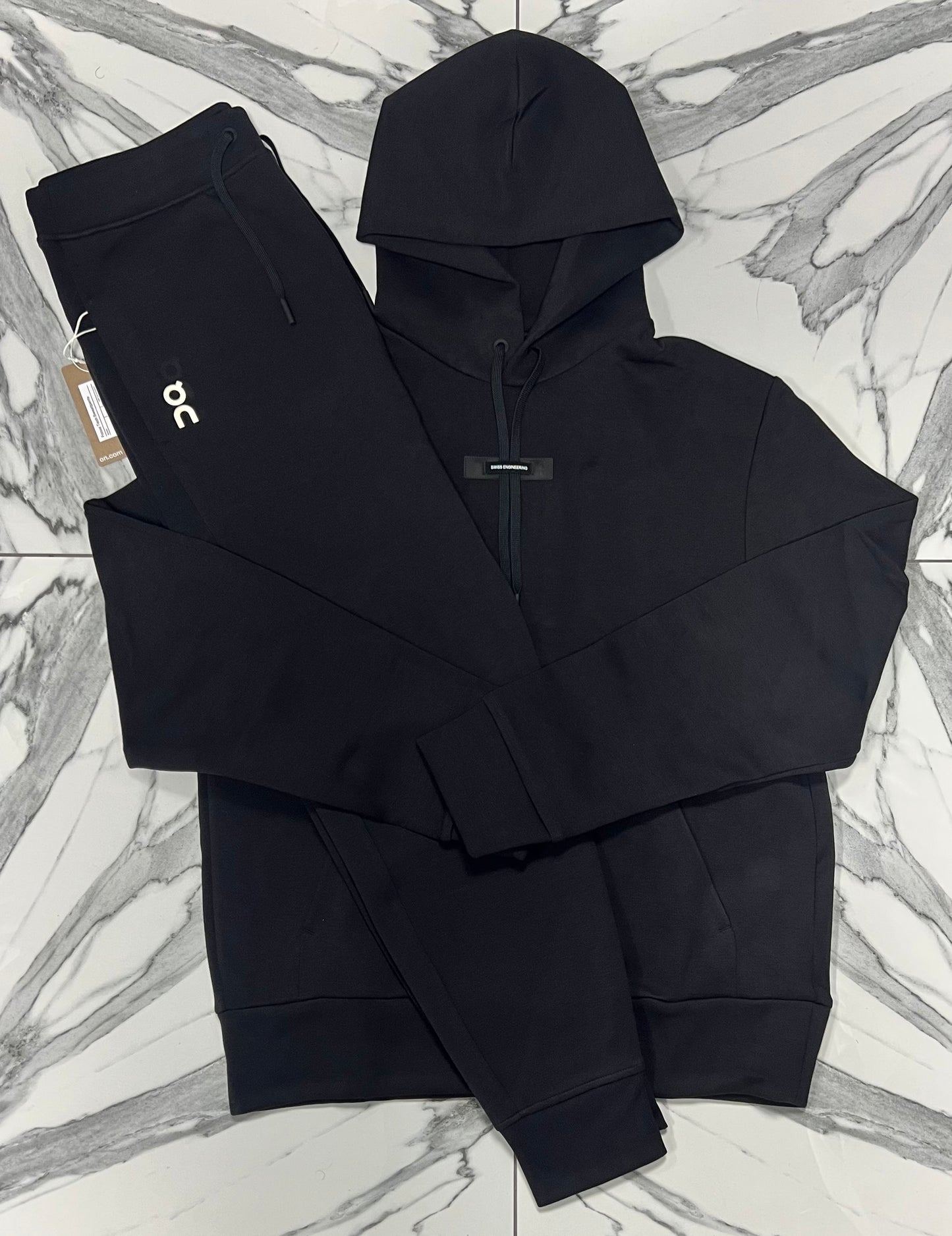 ON Focus Tech - Black