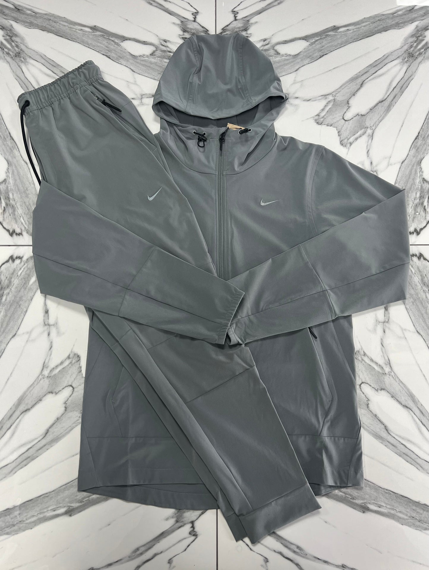 Nike Unlimited - Grey