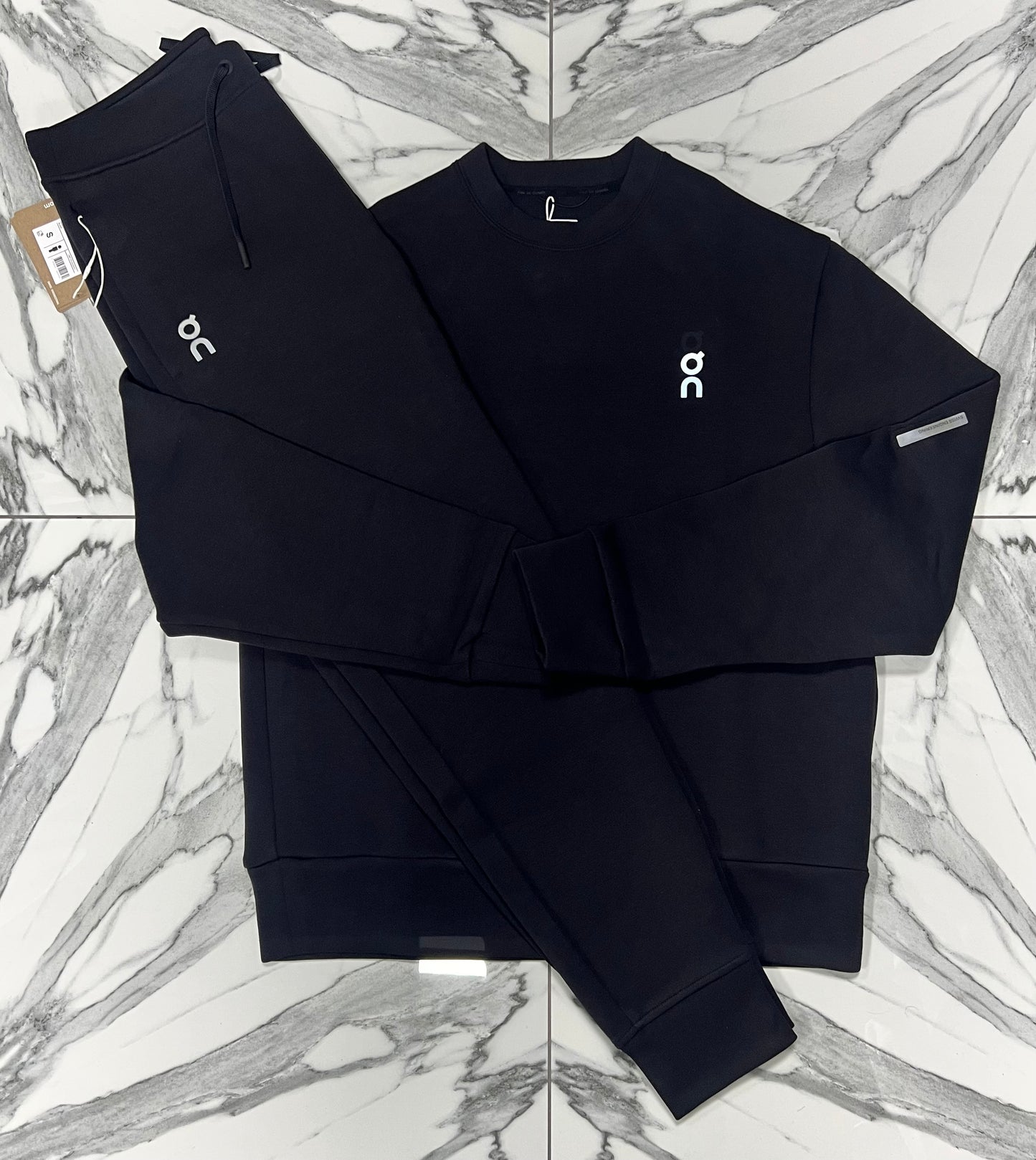 ON Focus Tech Crew - Black