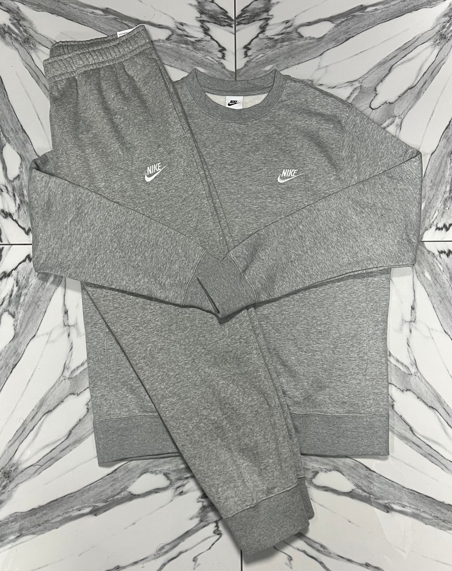 Nike Club Crew - Grey
