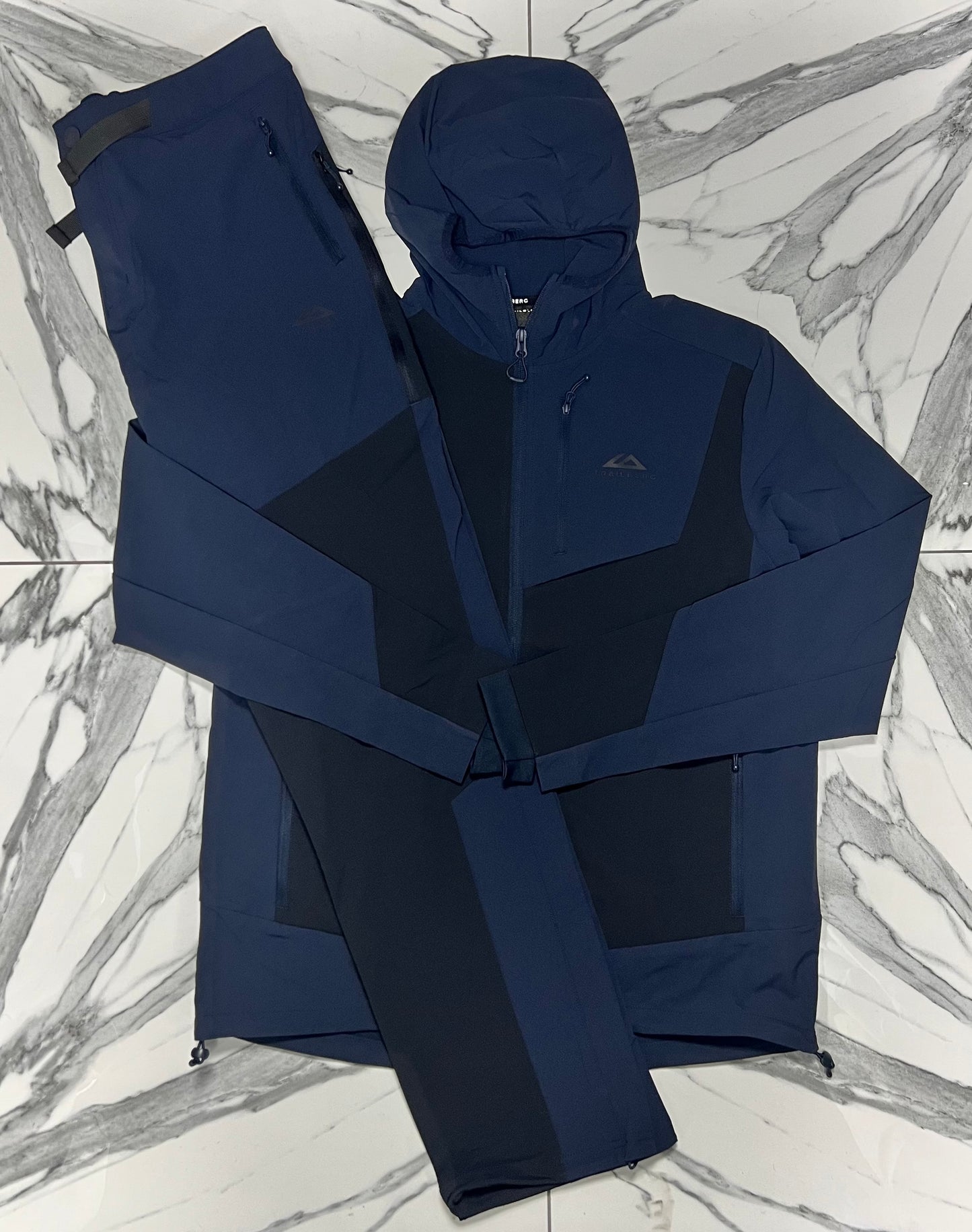 Trailberg Region - Navy/Black