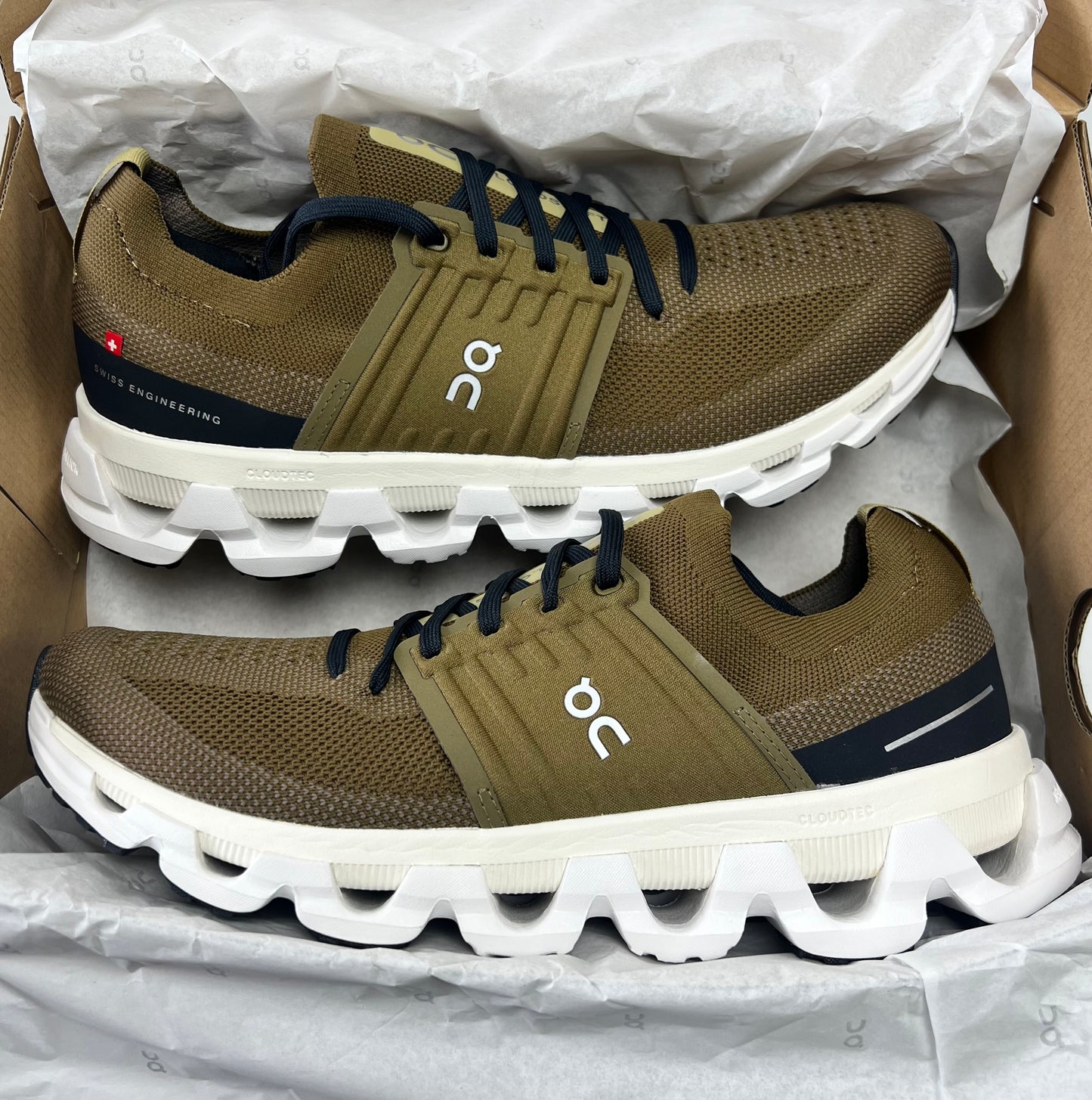 ON Cloudswift 3 - Hunter/Safari